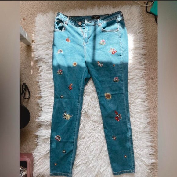Kidcore Romeo & Juliet Embroidered Jeans - Picture 3 of 4